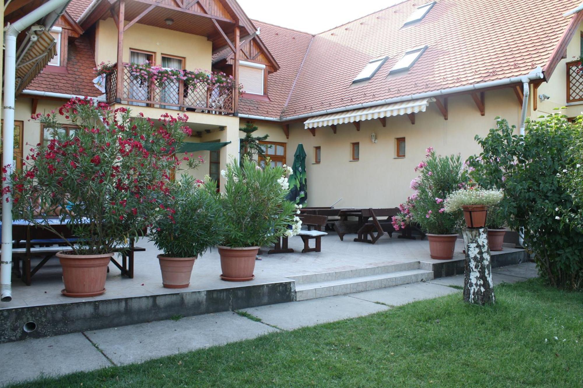 Adam Tanya Fogado Hotel Balazspuszta Ngoại thất bức ảnh