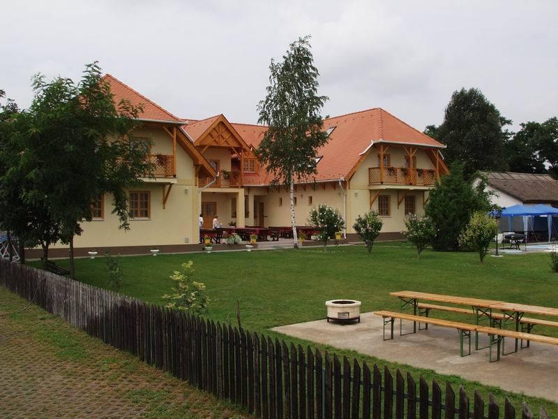 Adam Tanya Fogado Hotel Balazspuszta Ngoại thất bức ảnh