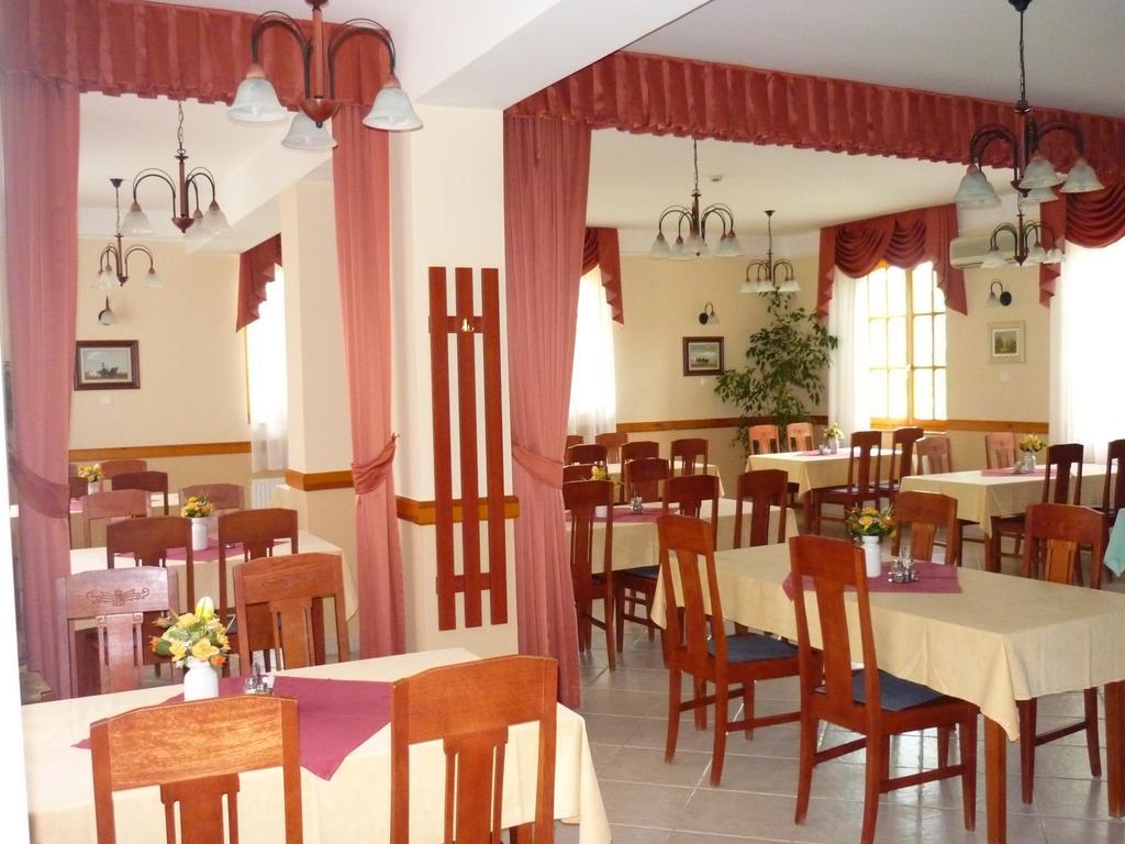 Adam Tanya Fogado Hotel Balazspuszta Ngoại thất bức ảnh